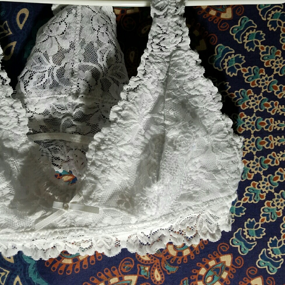 Tilly's White spandex Lace Bralette - Picture 3 of 4